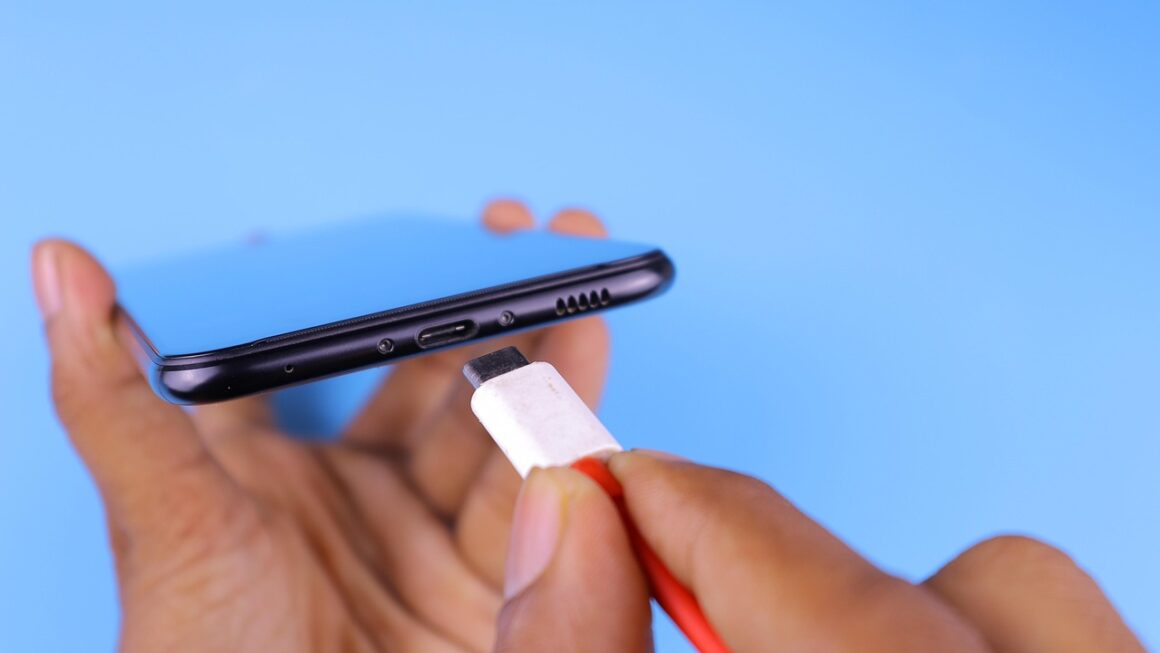 মোবাইলের চার্জ শেষ