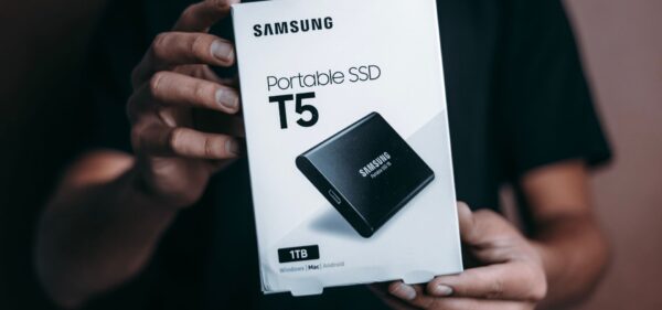 এস এস ডি কি? এস এস ডি এর কাজ কি? কম্পিউটার চলবে বিদ্যুৎ গতিতে